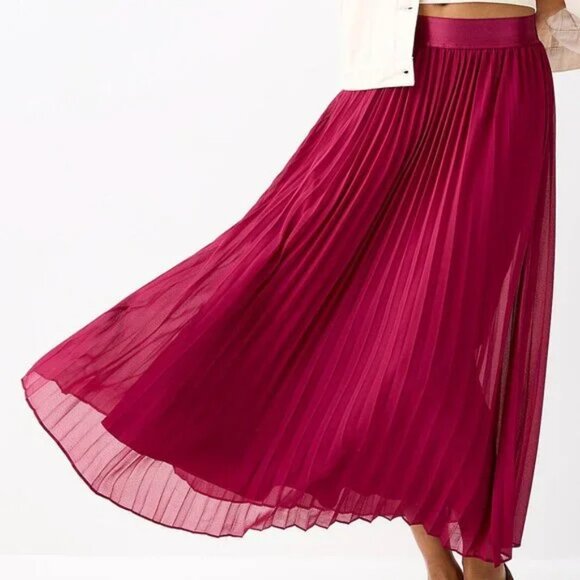 NWT Pleated Magenta Skirt - Picture 1 of 3